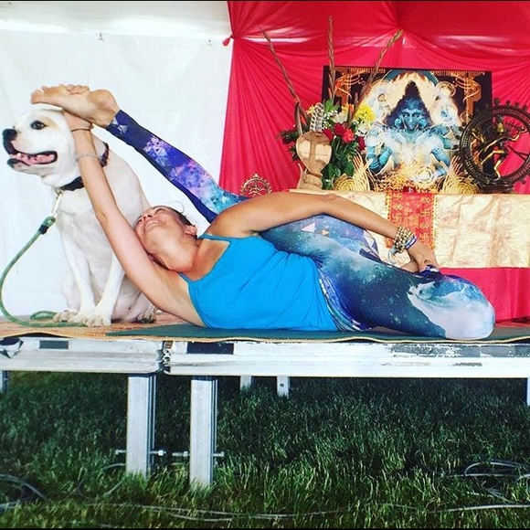 Meet your Posher, Chloe - Picture 8 of 8